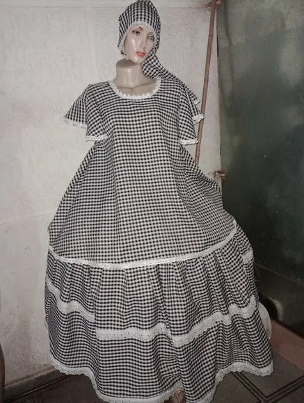 Roupa Preta Velha com Avental - artesanato de Ateliê Ofatemi