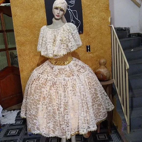 Baiana Dourada - artesanato de Ateliê Ofatemi