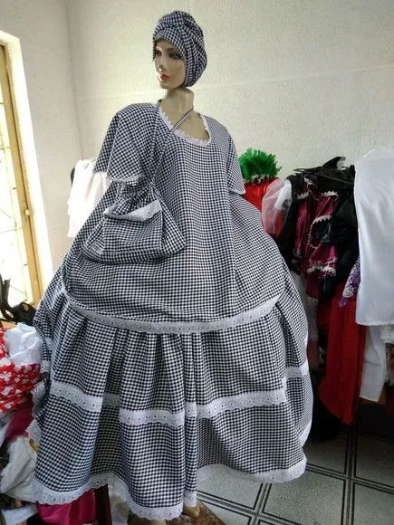 Roupa preta velha - artesanato de Ateliê Ofatemi
