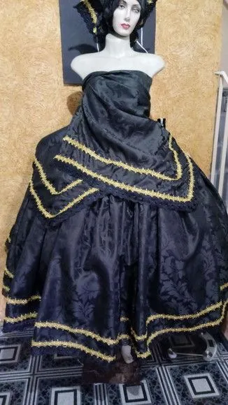 Baiana preta e dourado