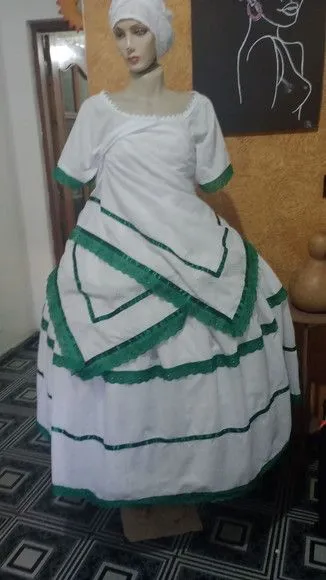 Baiana lese com fitas