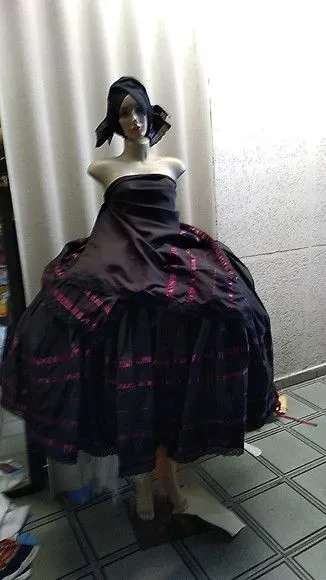 Baiana preta com roxo